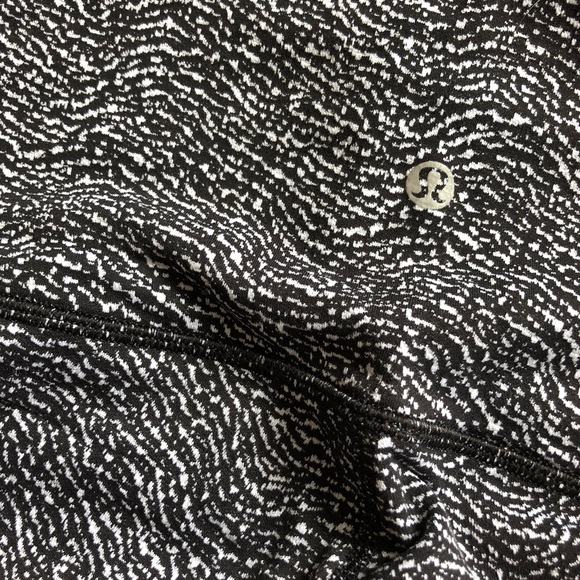 Lululemon Wunder Under Crop High Rise crop. - Picture 3 of 5